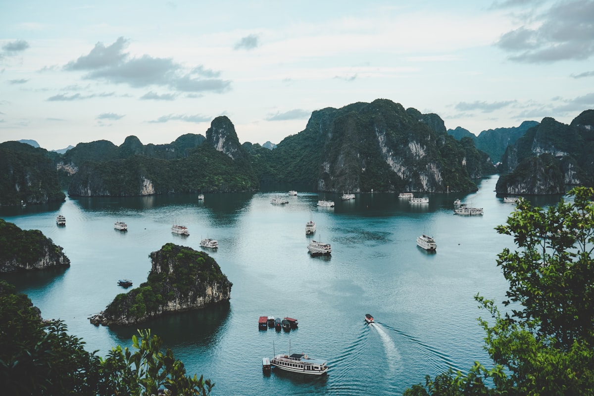 Cầu Vàng giữa tầng mây